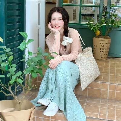 隔楼女孩：我们之间的层距